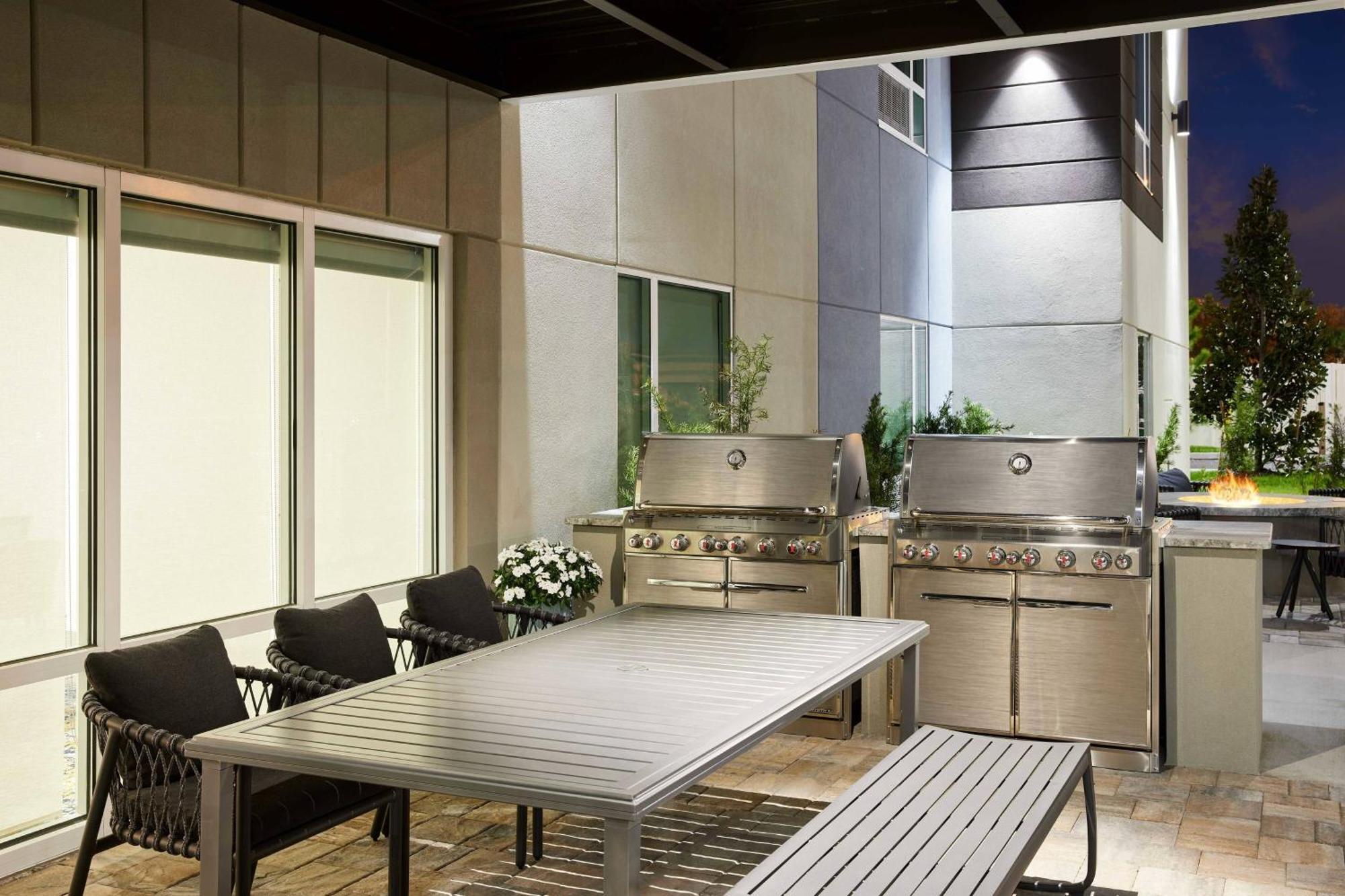 Towneplace Suites By Marriott Tampa Casino Area Orient Park Exterior foto